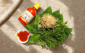 Với nguyên liệu đơn giản nhưng kết hợp hài hòa, tương ớt Mường Khương mang đến hương vị cay nồng