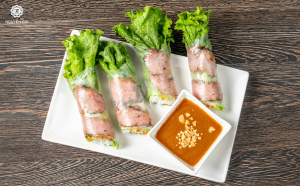 Tự làm tương chấm tại nhà không chỉ giúp đảm bảo vệ sinh mà còn có thể điều chỉnh theo khẩu vị