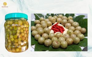 Quả móc mật ngâm ớt là món gia vị độc đáo, không chỉ là món ăn kèm tuyệt vời