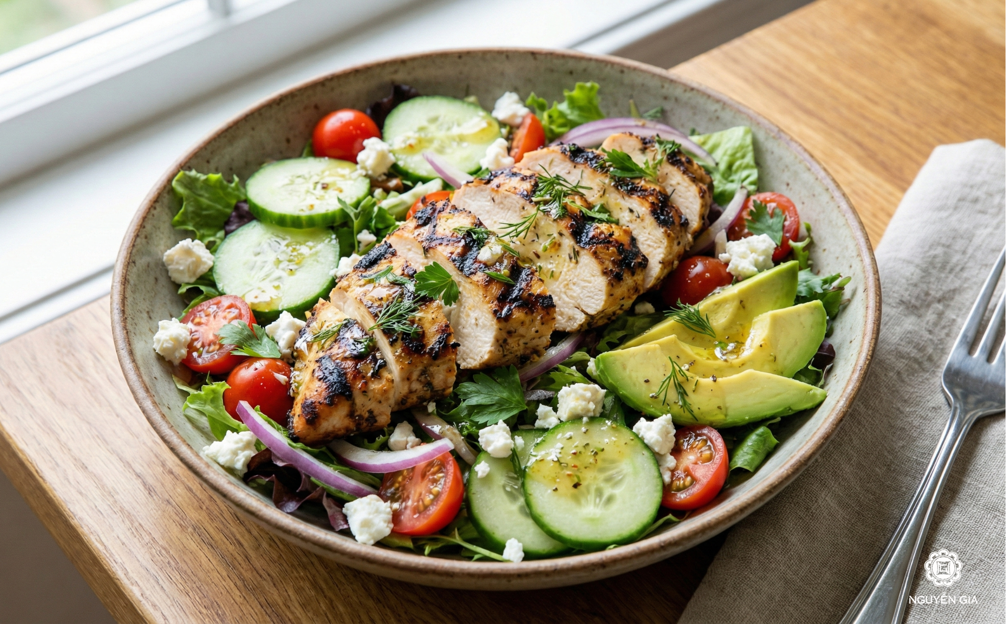 Salad trộn gà nướng là các món salad ngon dễ làm lại bổ dưỡng