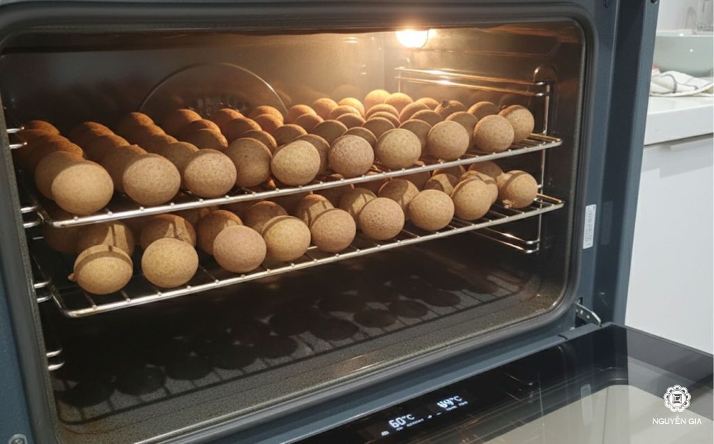 Quy trình chi tiết cách làm nhãn sấy khô nguyên vỏ tại nhà