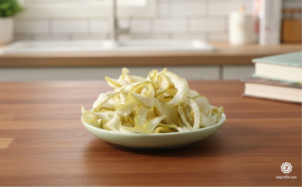 Hướng dẫn cách làm vỏ bưởi sấy tại nhà ngon như ngoài hàng