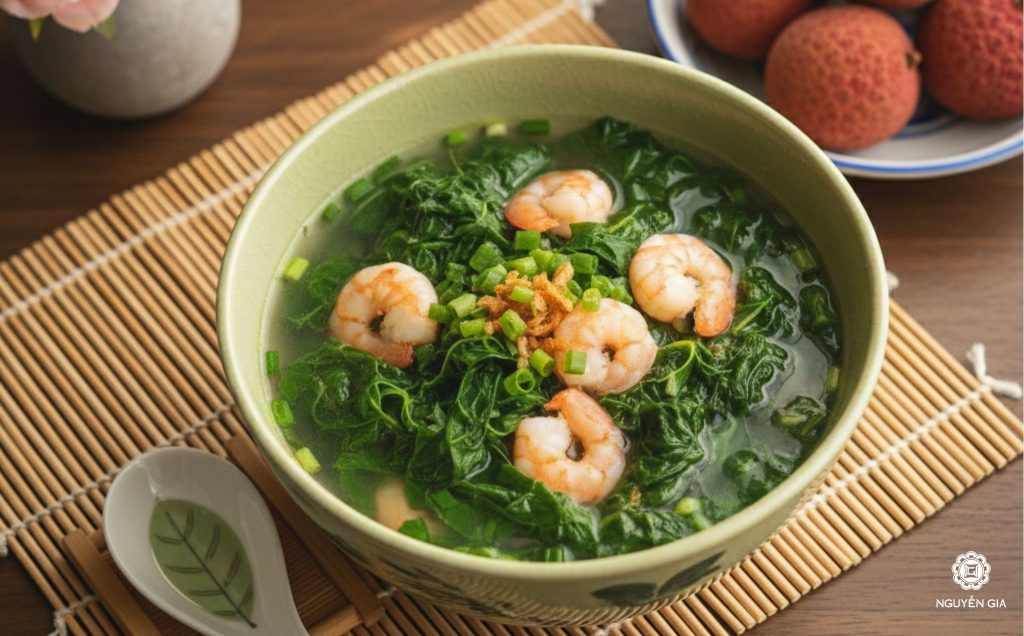 Để tận dụng tối đa thành phần dinh dưỡng của rau ngót, có thể biến tấu loại rau này thành nhiều món ăn thanh đạm